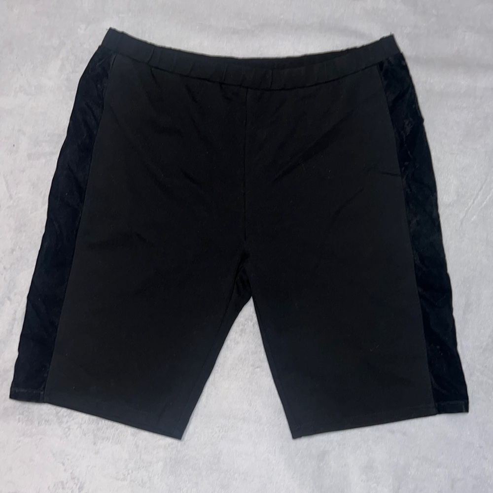 Fashion Nova 3XL black elastic waistband shorts